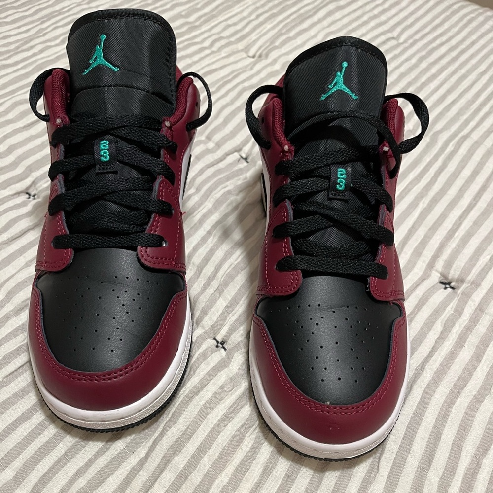 Air Jordan retro 1. AUTHENTIC!